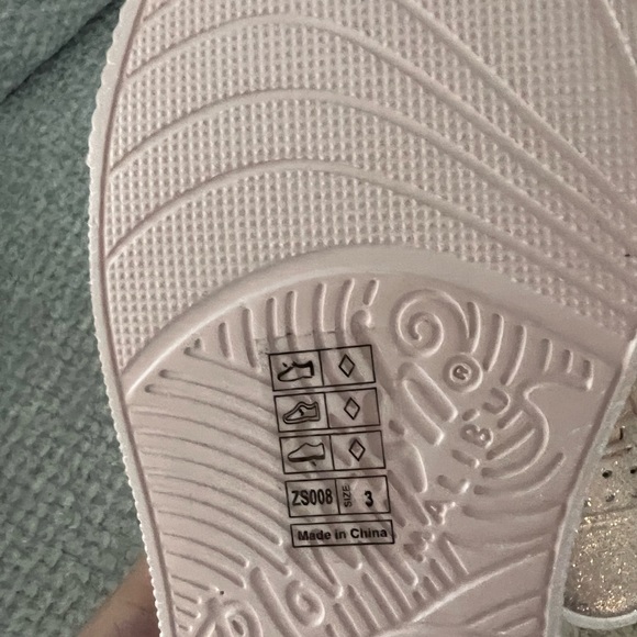 NWOT Malibu sparkly kids shoes size 3 💕💕 - Picture 3 of 3